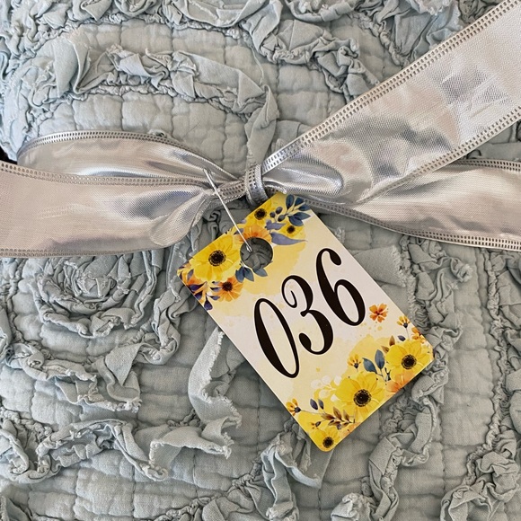 Light Silvery Blue Exquisitely Detailed Quilt - Picture 7 of 7